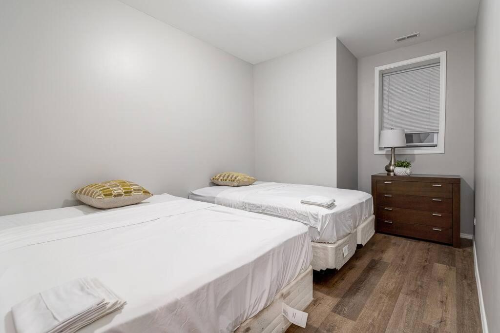 Suite 1 On Southport 4 Queen Beds Чикаго Екстериор снимка